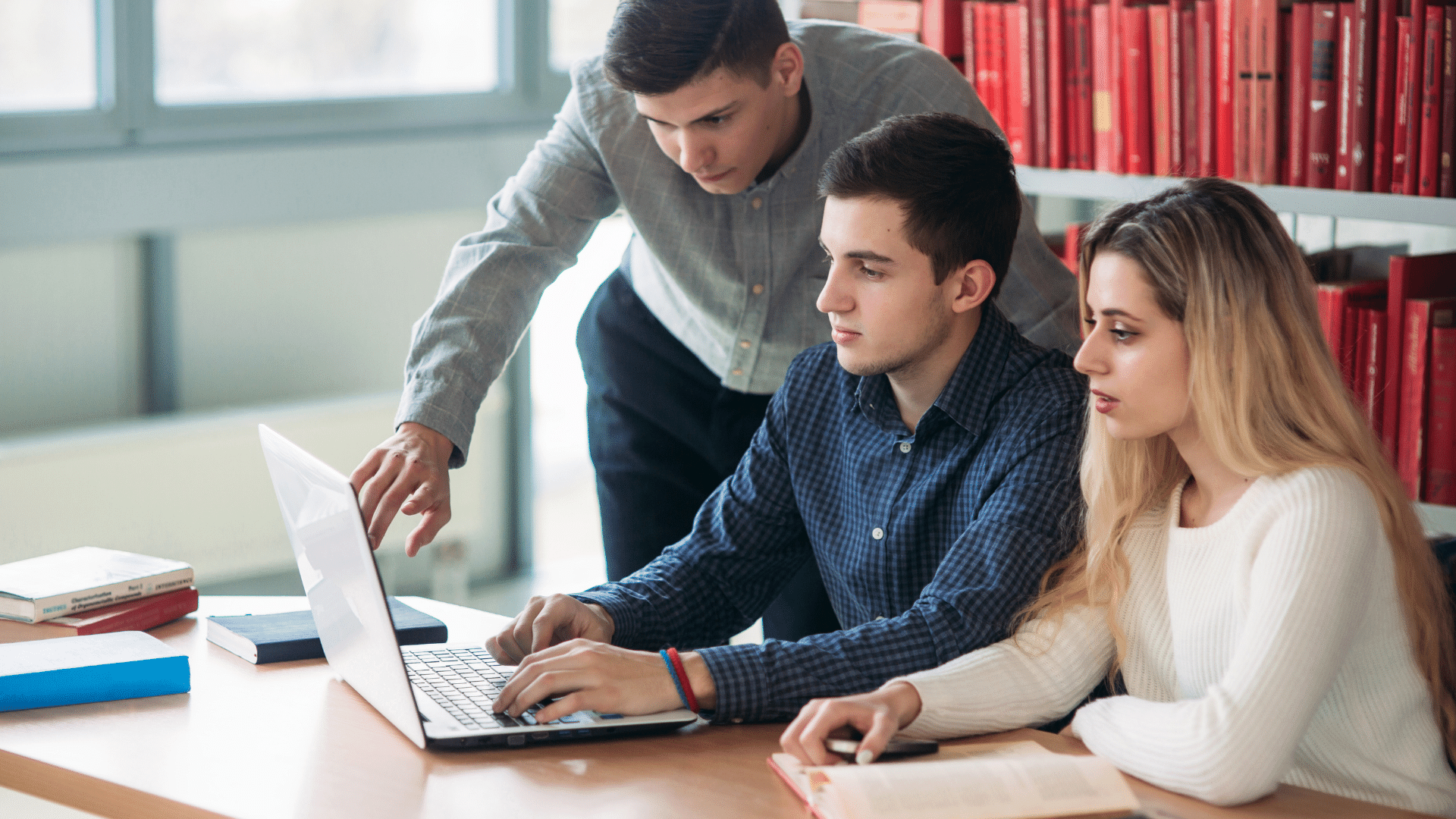 Absolventinnen Studierende mit MINT-Schwerpunkt